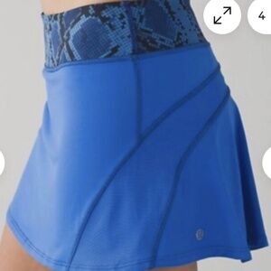 Lululemon Pace Rival II Skirt Skort ziggy snake print blue 10 Reg - Good Conditi